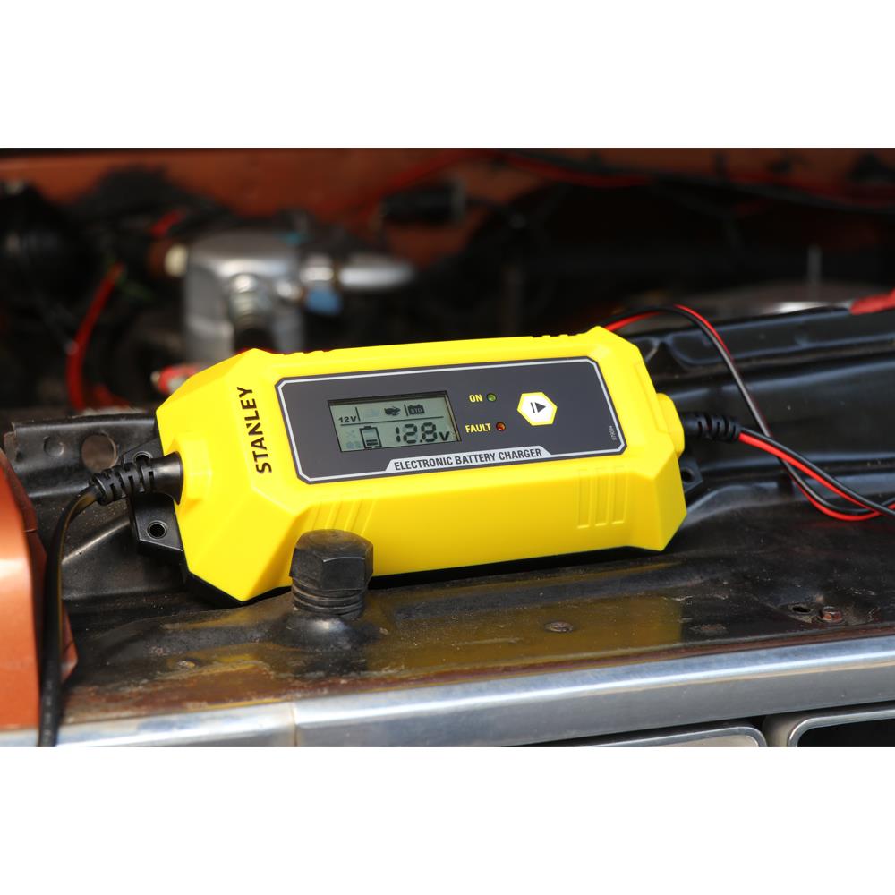 STANLEY SXA26 12V 250A Dijital Akü Şarj ve Akü Bakım Cihazı STANLEY SXA26 12V 250A Dijital Akü Şarj ve Akü Bakım Cihazı
