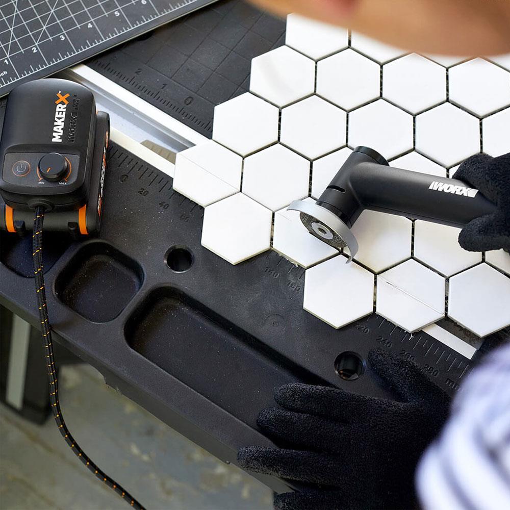 WORX WX741.9 MAKERX 20Volt Kömürsüz Profesyonel 50mm Avuç Taşlama + 3 Aksesuar (Akü Dahil Değildir) WORX WX741.9 MAKERX 20Volt Kömürsüz Profesyonel 50mm Avuç Taşlama + 3 Aksesuar (Akü Dahil Değildir)